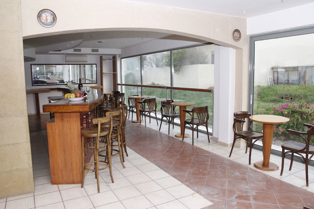 Athina Inn خيرسونِسوس المظهر الخارجي الصورة